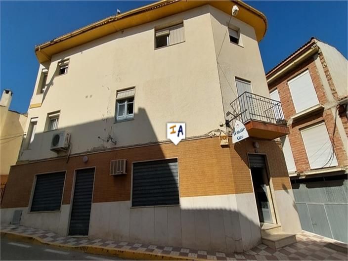 Exterior view of Premises for sale in Castillo de Locubín  with Air Conditioner, Terrace and Internet