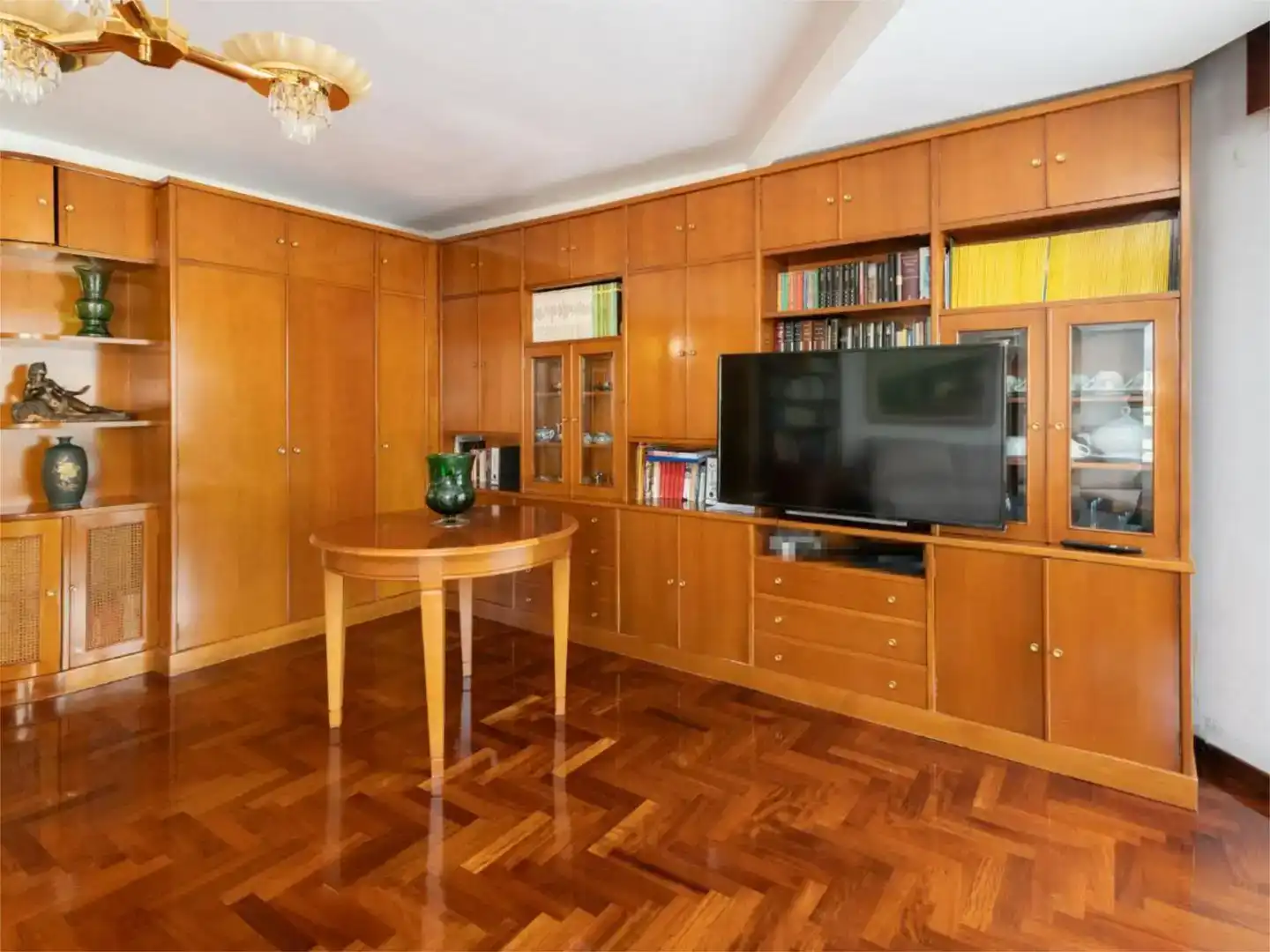 Sala de estar de Piso de alquiler en Gijón  con Parquet y Amueblado