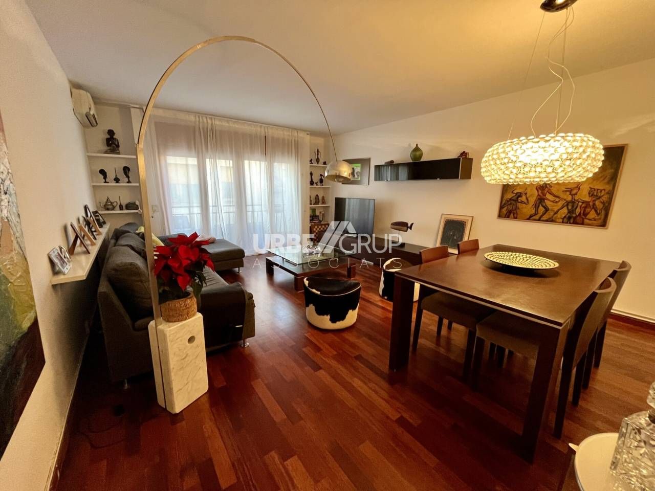Living room of Flat for sale in Sant Esteve Sesrovires  with Air Conditioner, Heating and Parquet flooring
