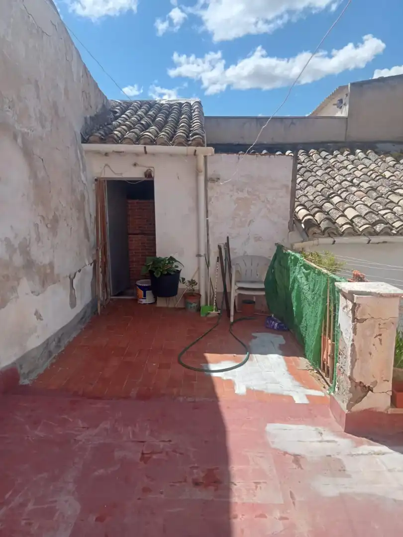 Vista exterior de Casa adosada en venda en Monóvar  / Monòver amb Jardí privat, Terrassa i Balcó