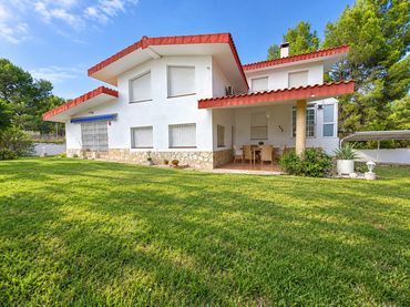 Chalet con jardín en venta en Carrer Cn 340-Venta Nova