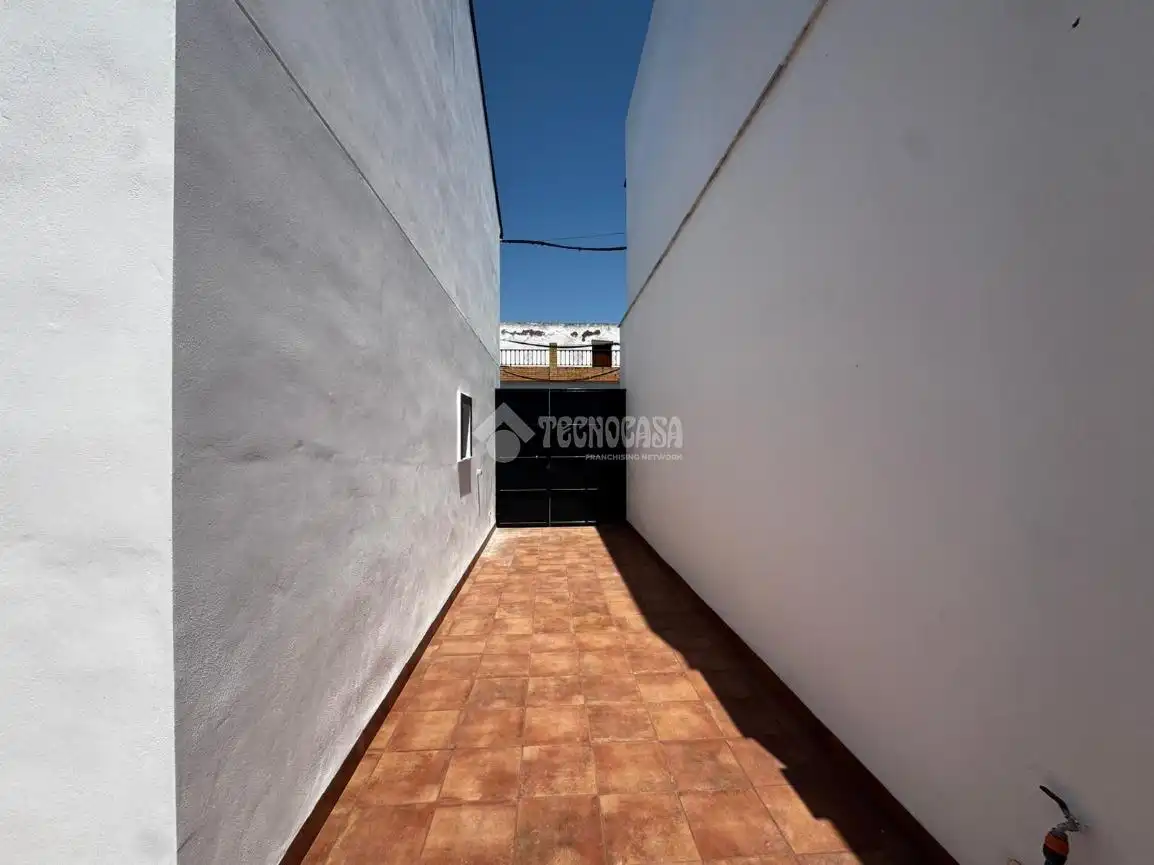 Wohnung zur Miete in La Rinconada mit Terrasse und Balkon