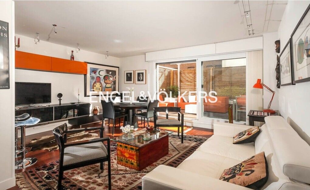 Sala d'estar de Apartament en venda en  Madrid Capital amb Aire condicionat, Calefacció i Parquet