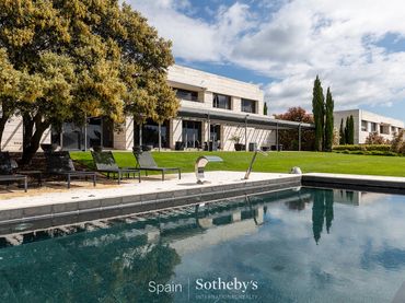 Casa con piscina in affitto a Paseo de Los Lagos
