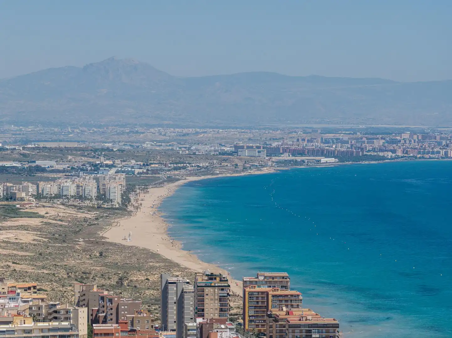 Vista exterior de Casa o xalet en venda en Elche / Elx amb Piscina comunitària