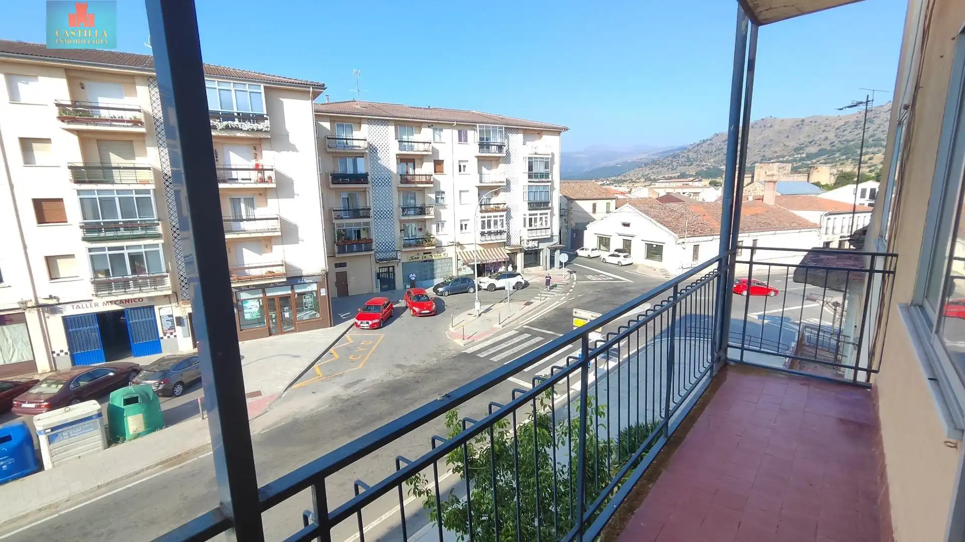 Vista exterior de Pis en venda en El Barco de Ávila  amb Calefacció, Terrassa i Moblat