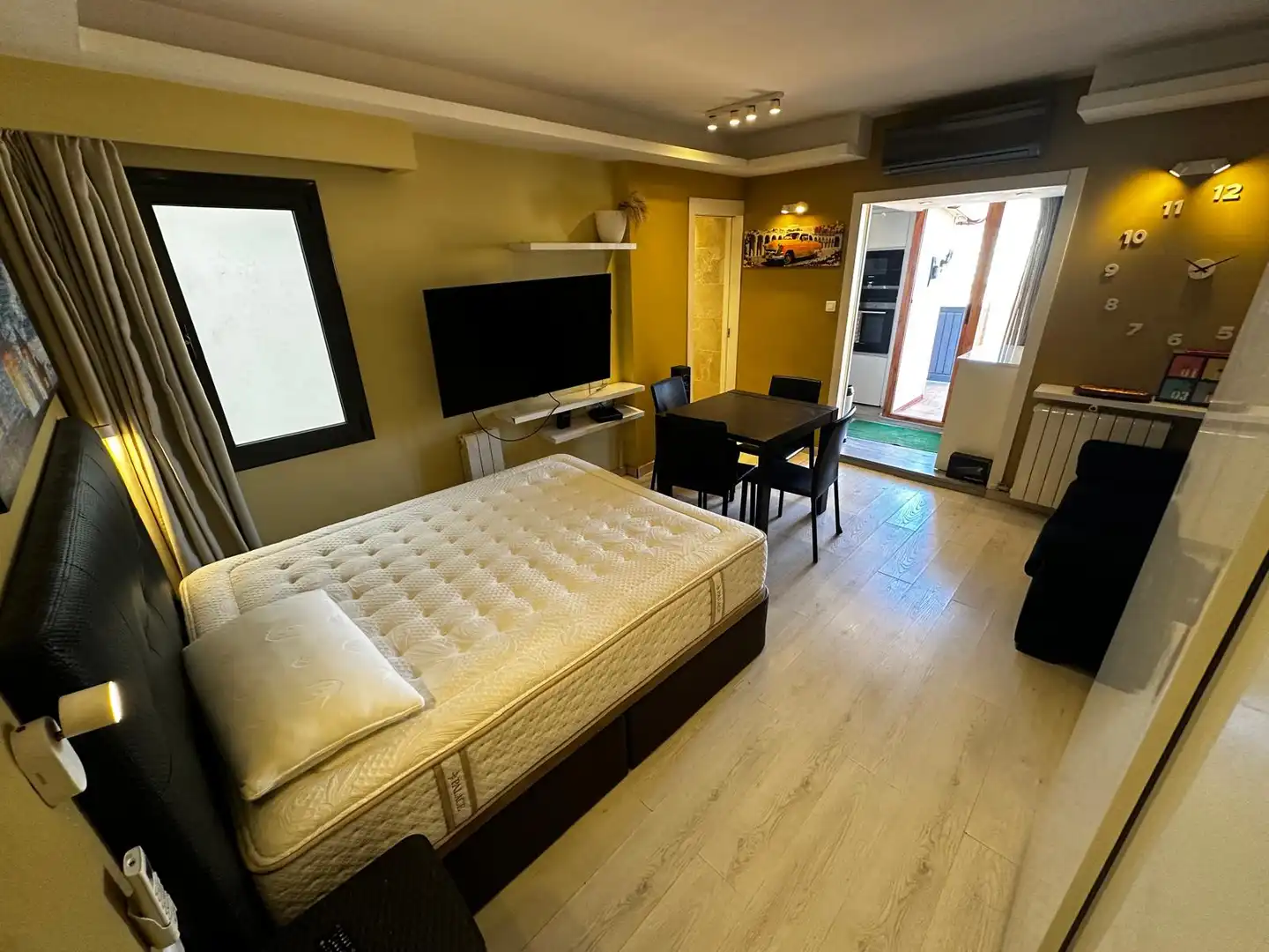 Habitación de Piso en venta en Barcelona con Terraza y Horno