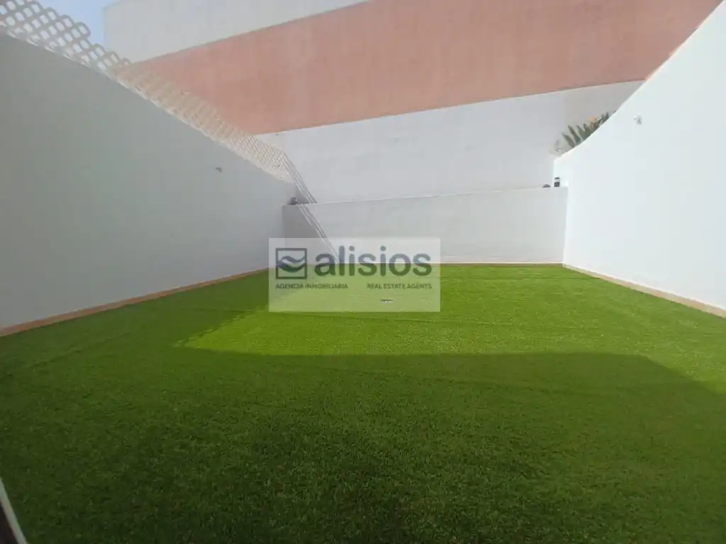 Casa adosada en venta en San Isidro