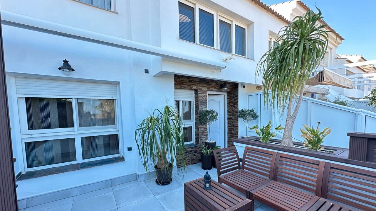 Terrassa de Casa adosada en venda en Torre-Pacheco amb Aire condicionat, Calefacció i Jardí privat