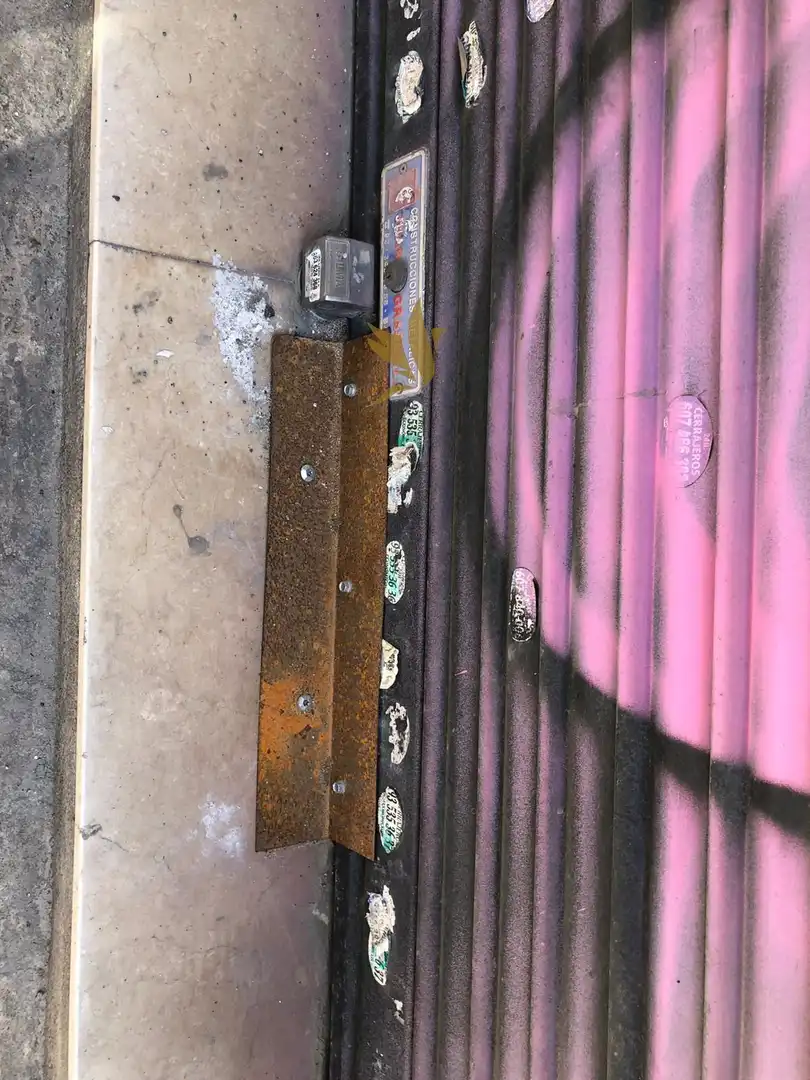 Vista exterior de Local en venta en Barcelona