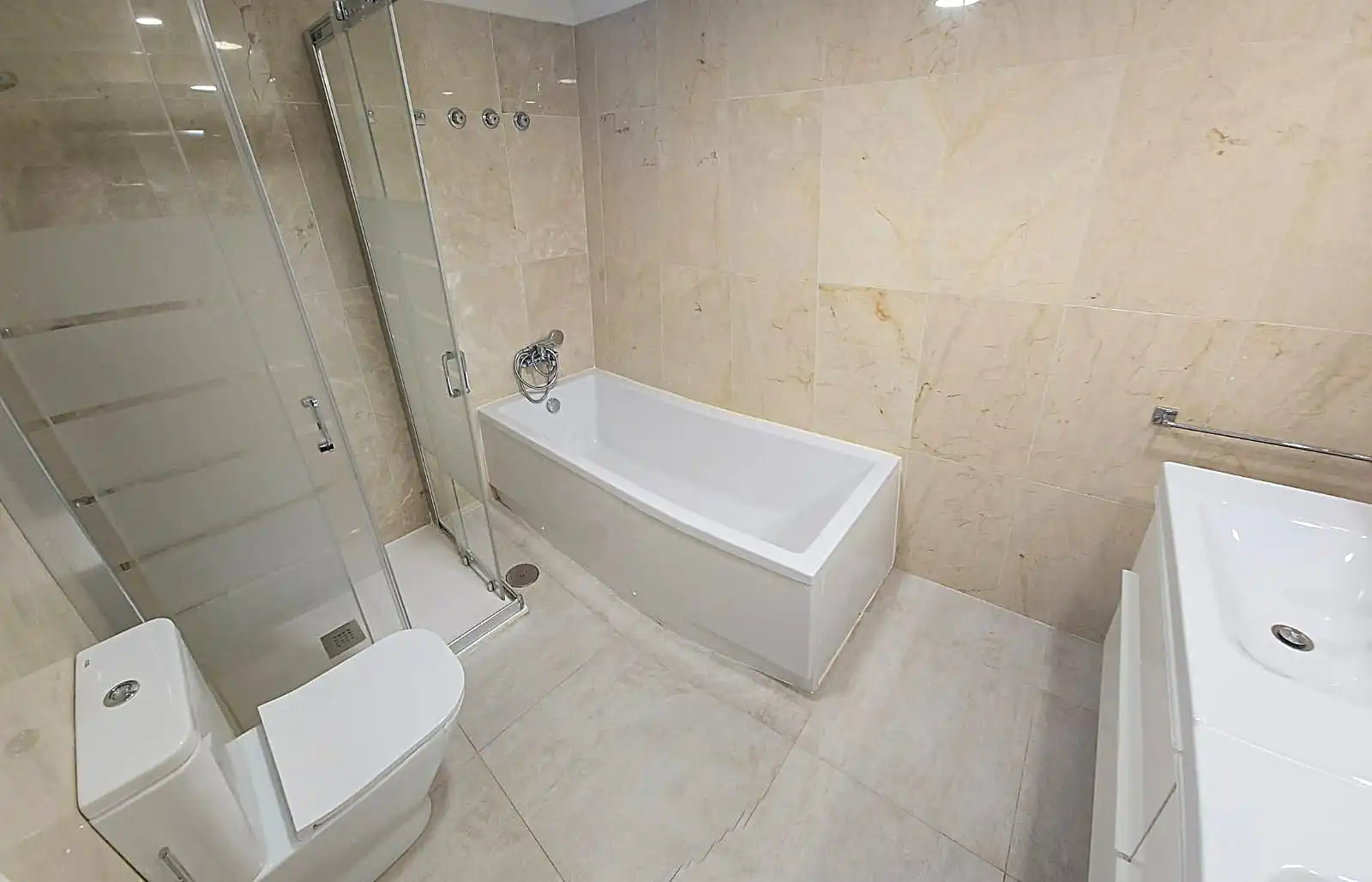Baño de Piso de alquiler en Las Palmas de Gran Canaria con Parquet, Horno y Lavadora