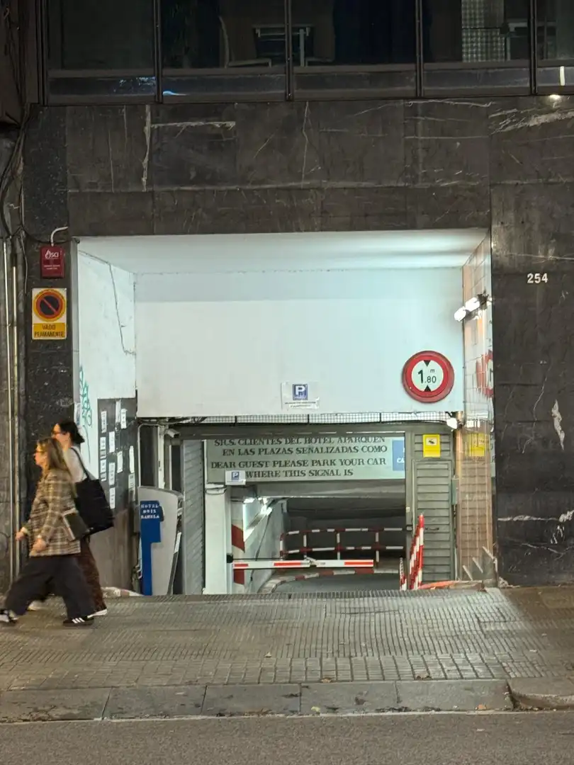Einzelparkplatz mit Aufzug zur Miete in Carrer de la Diputació, imagen 9
