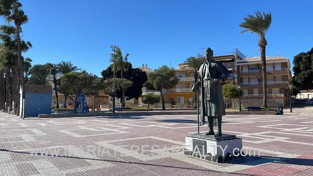 Vista exterior de Piso en venta en Los Alcázares con Aire acondicionado, Terraza y Trastero
