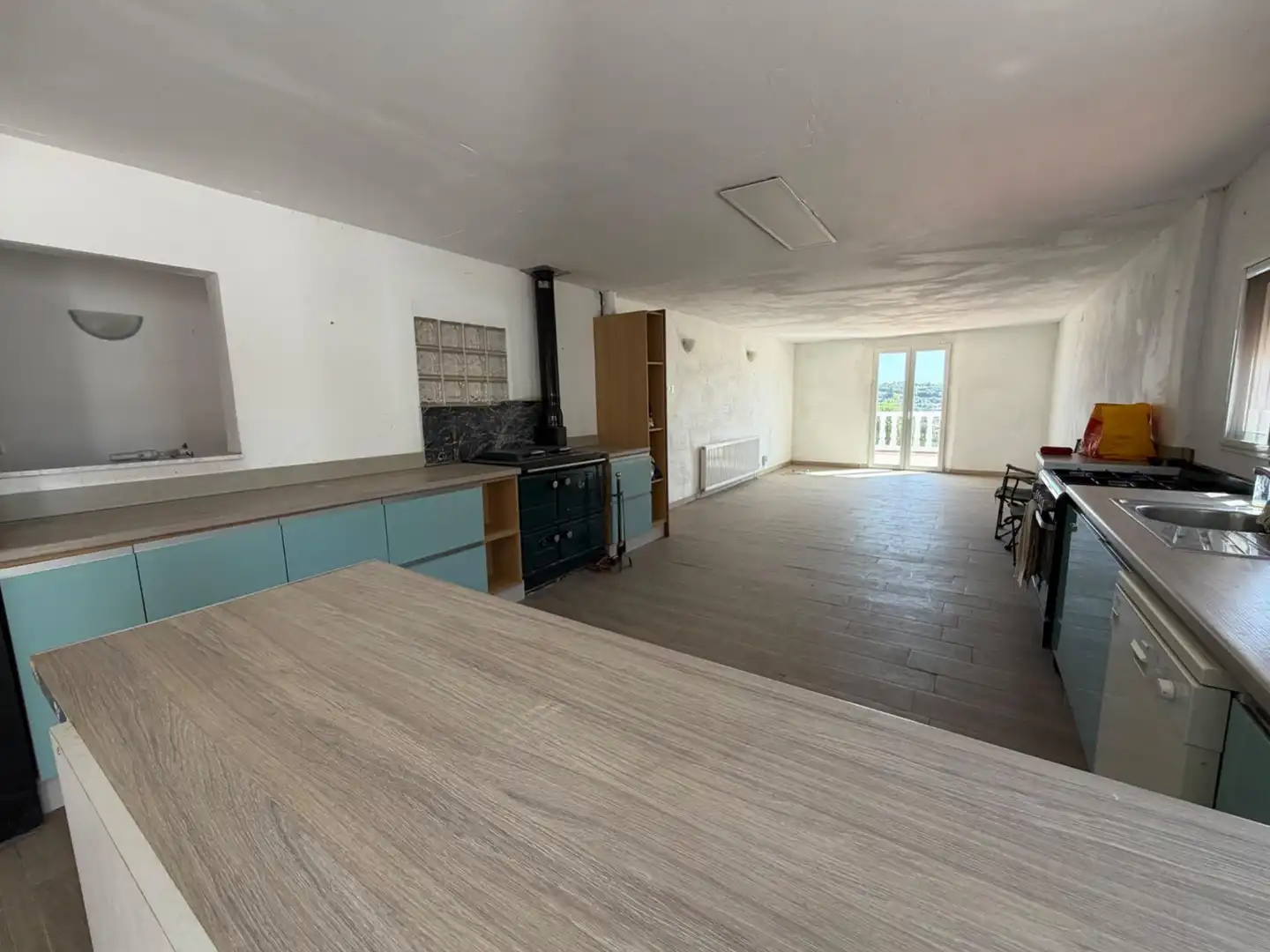Cuina de Casa o xalet en venda en Villar del Arzobispo amb Aire condicionat, Jardí privat i Terrassa