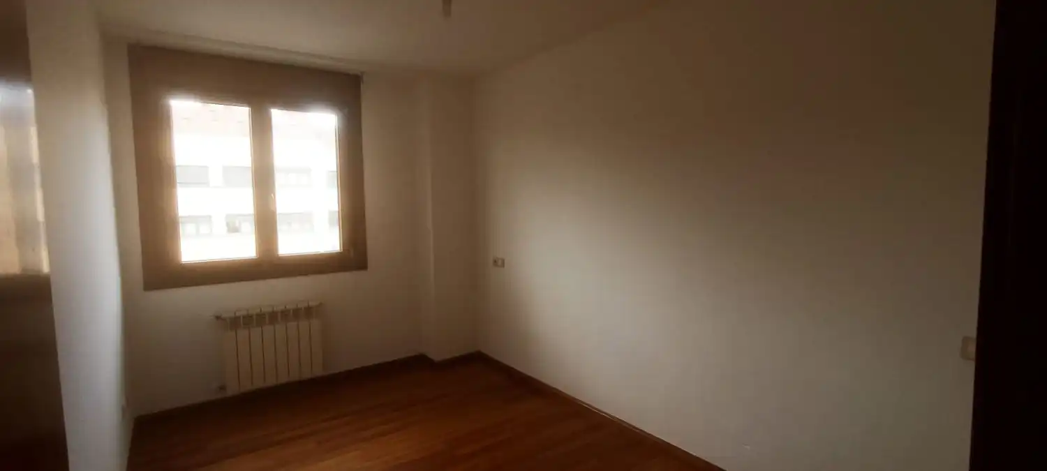 Schlafzimmer von Wohnung zum Verkauf in Gijón  mit Abstellraum