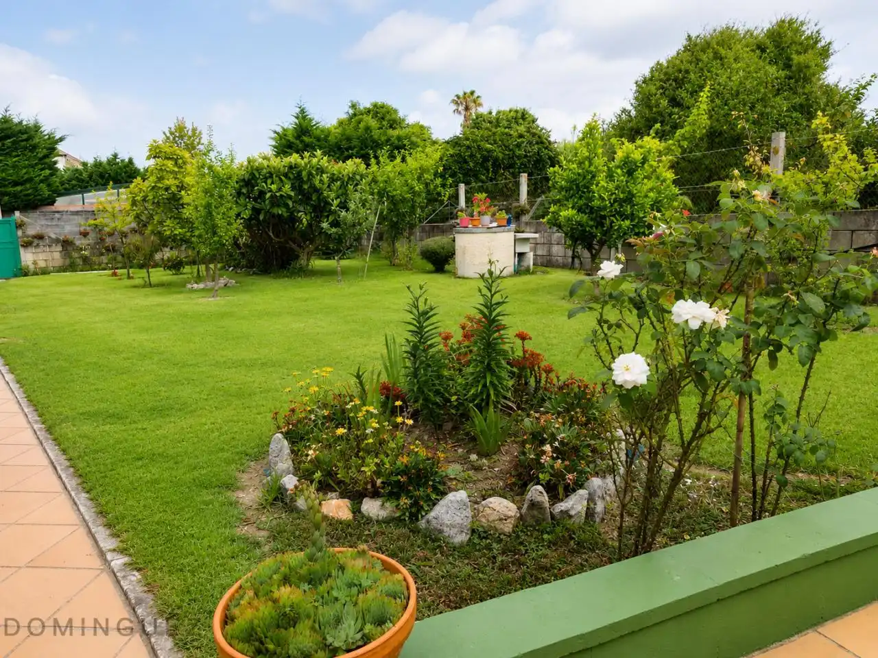 Jardí de Casa o xalet en venda en Cangas  amb Calefacció, Jardí privat i Terrassa