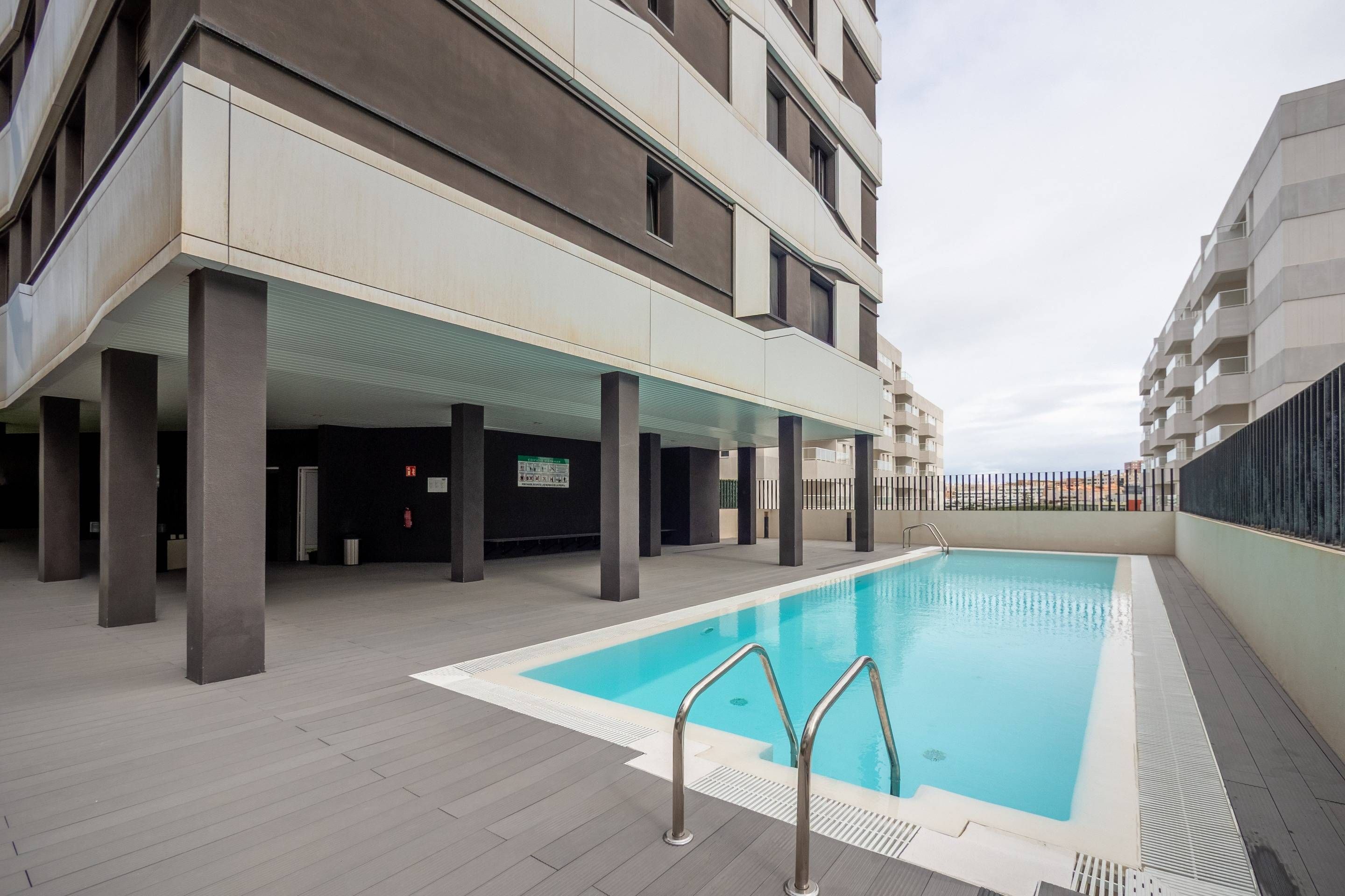 Piscina de Pis de lloguer en Las Palmas de Gran Canaria amb Traster, Piscina i Piscina comunitària