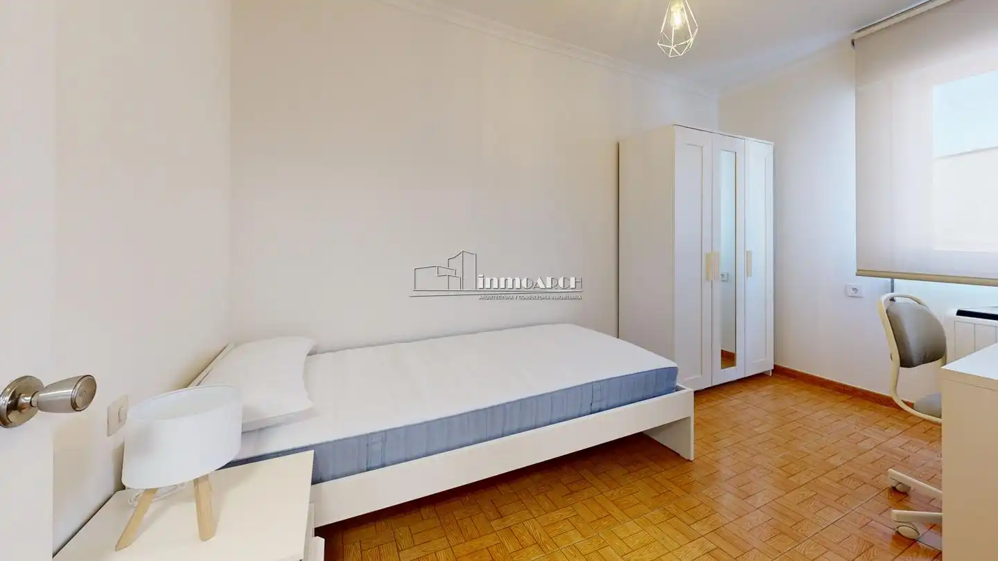 Habitación de Piso de alquiler en A Coruña Capital  con Calefacción y Amueblado