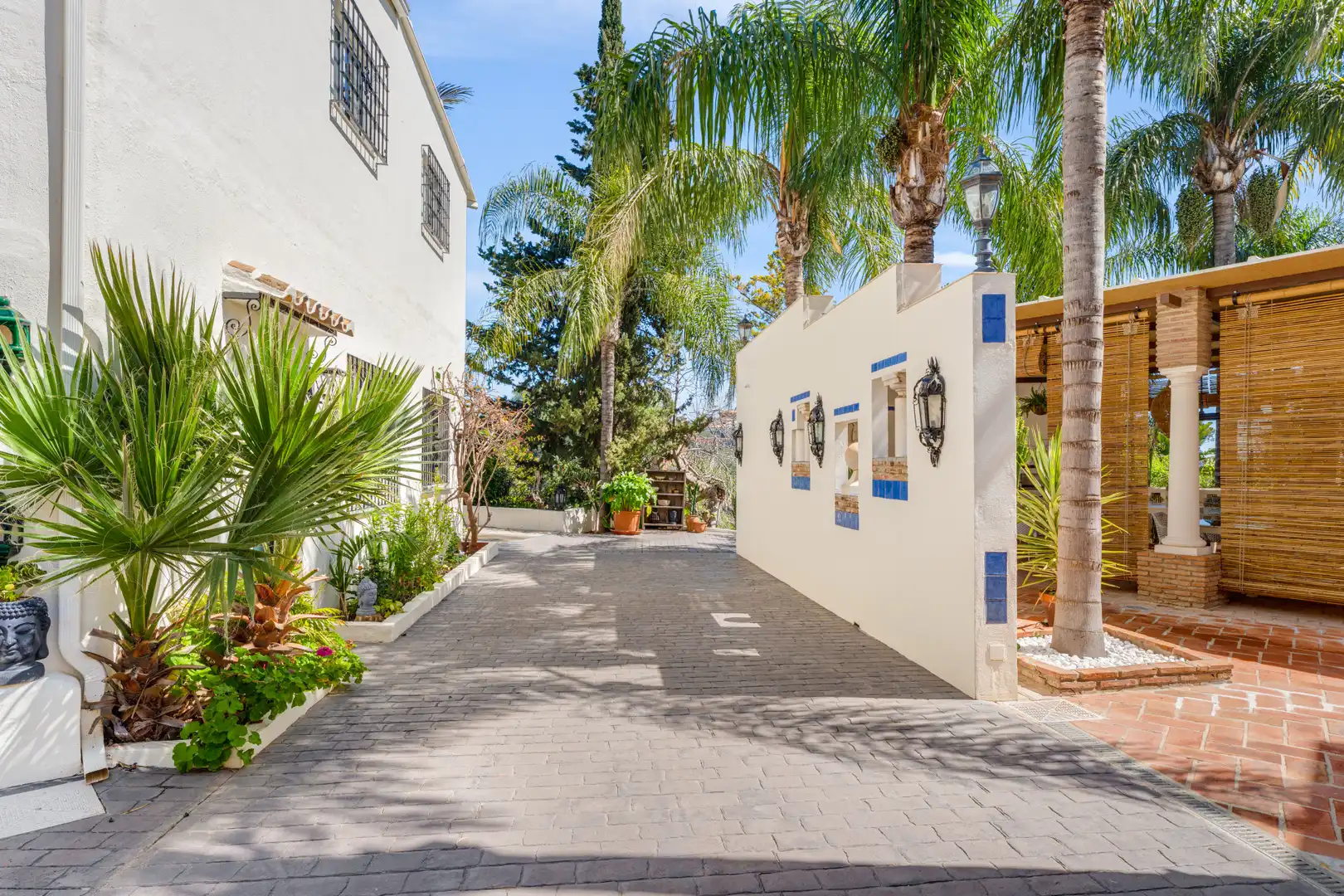 Außenansicht von Gebäude zum Verkauf in Benalmádena