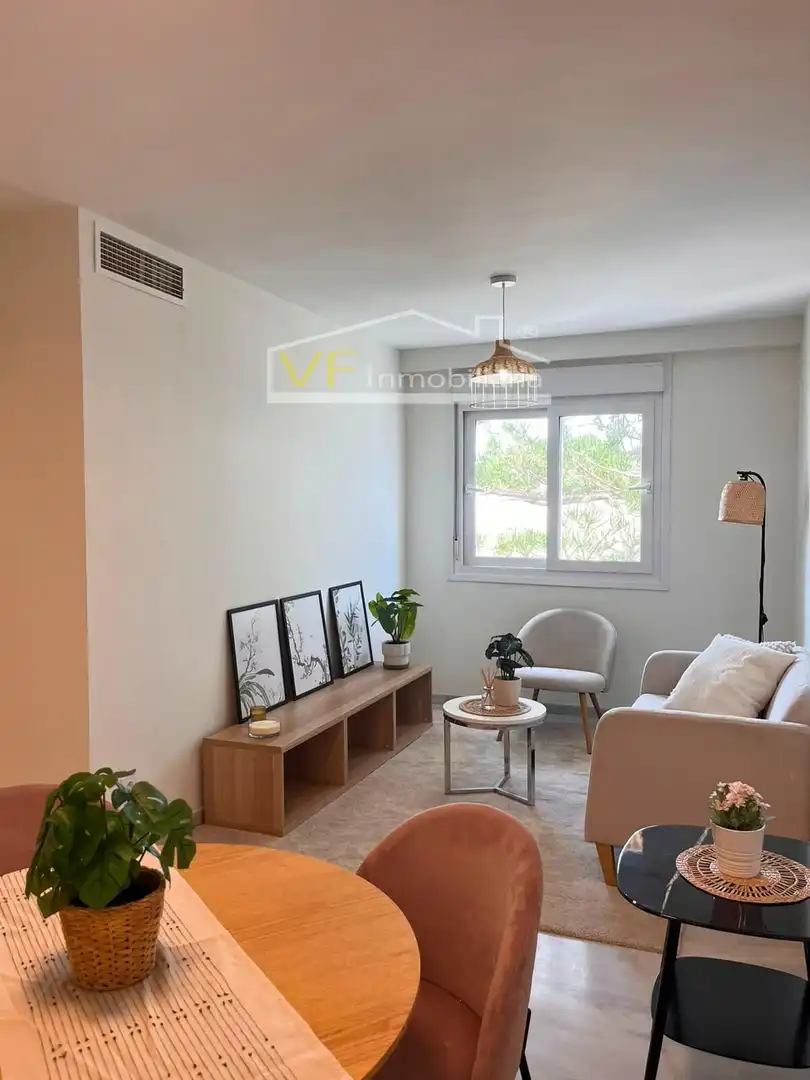 Sala de estar de Ático en venta en Rincón de la Victoria con Aire acondicionado, Jardín privado y Terraza