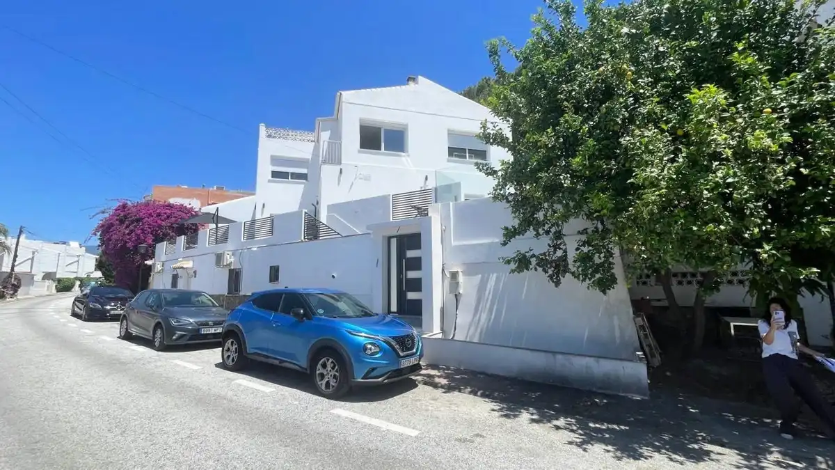 Chalet con terraza en venta en Calle Las Violetas 3