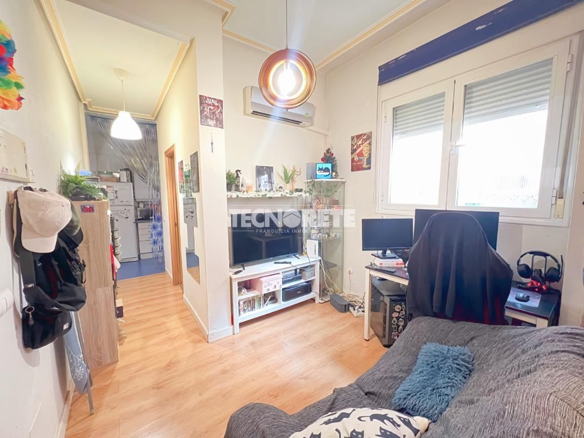 Sala d'estar de Estudi en venda en  Madrid Capital amb Aire condicionat i Calefacció