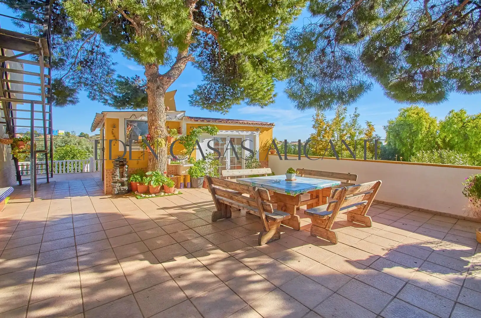Terrassa de Casa o xalet en venda en Alicante / Alacant amb Aire condicionat, Jardí privat i Terrassa