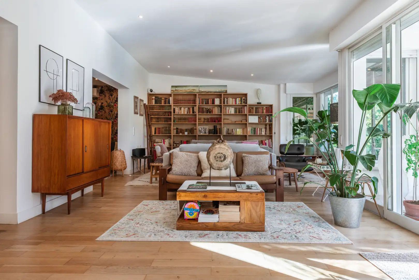 Sala de estar de Casa o chalet en venta en Pozuelo de Alarcón con Aire acondicionado, Calefacción y Jardín privado