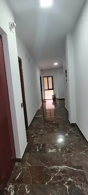 Wohnung zum Verkauf in Linares mit Klimaanlage, Heizung und Balkon