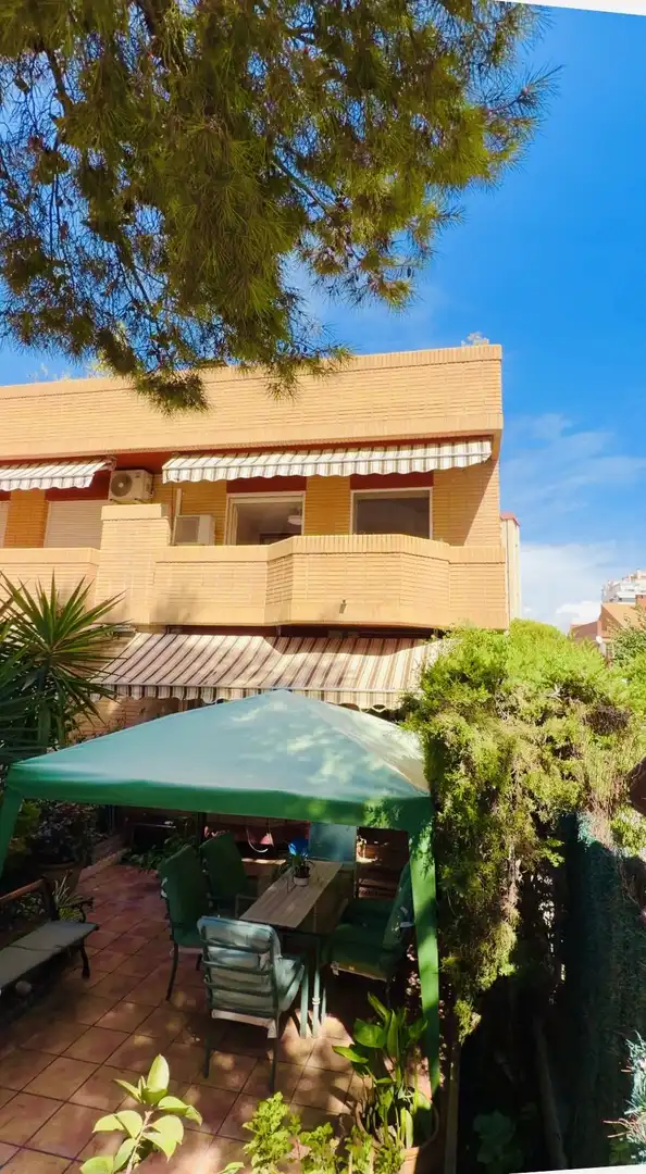 Casa aparellada amb piscina en venda a Playa de San Juan - El Cabo de las Huertas, imagen 15
