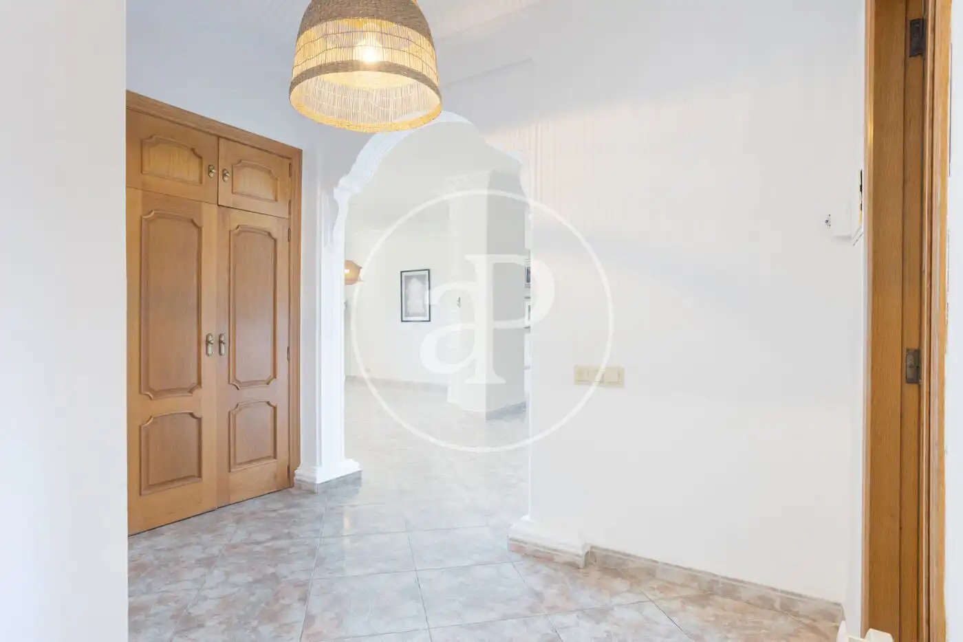 Wohnung zum Verkauf in Valencia mit Klimaanlage, Heizung und Privatgarten