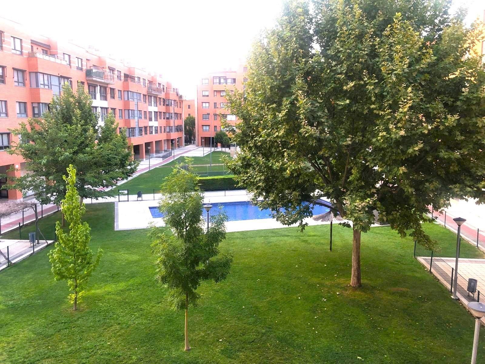 Jardín de Piso en venta en Valladolid Capital con Calefacción, Jardín privado y Trastero