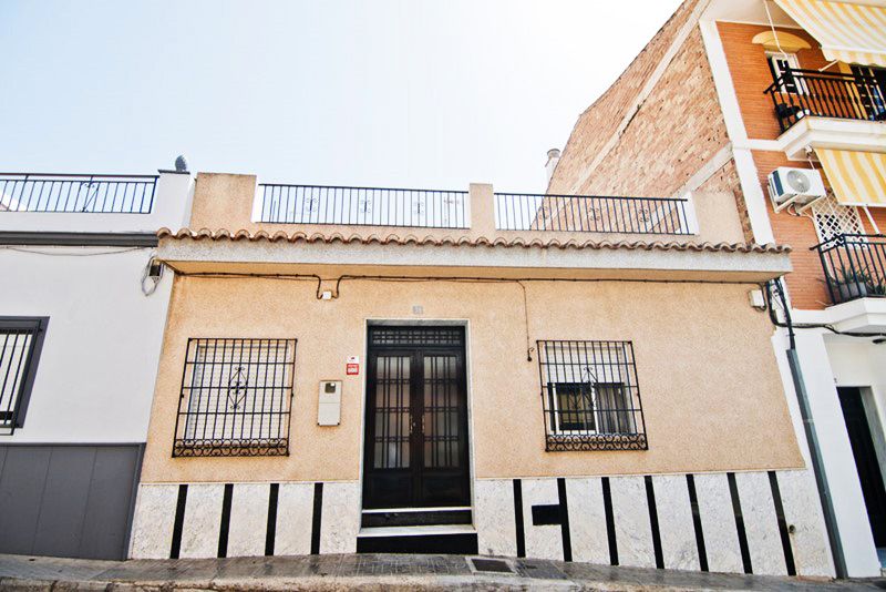 Vista exterior de Casa o xalet en venda en Motril amb Terrassa