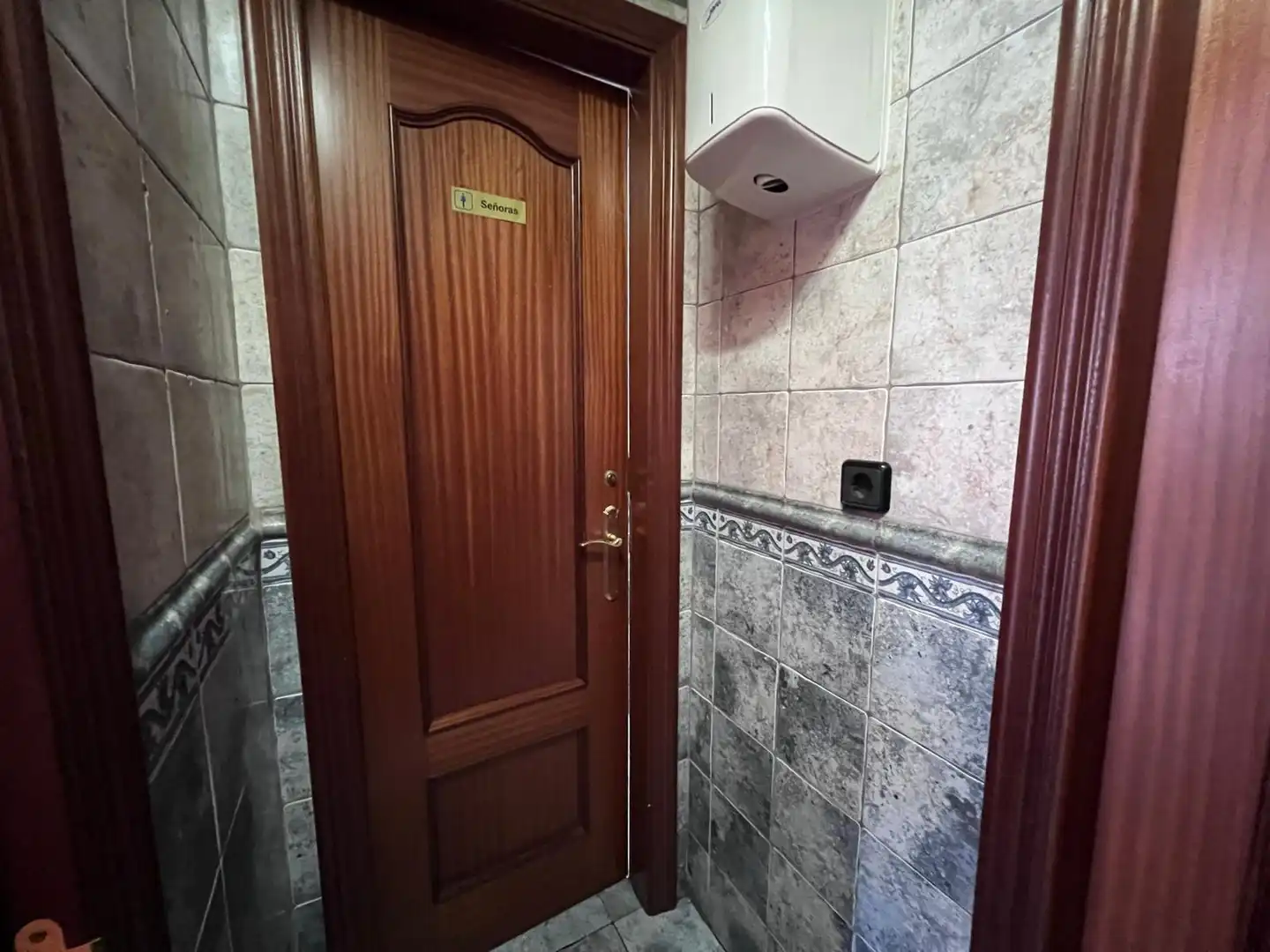 Business premises for sale in Calle Cabo Peñas, imagen 15