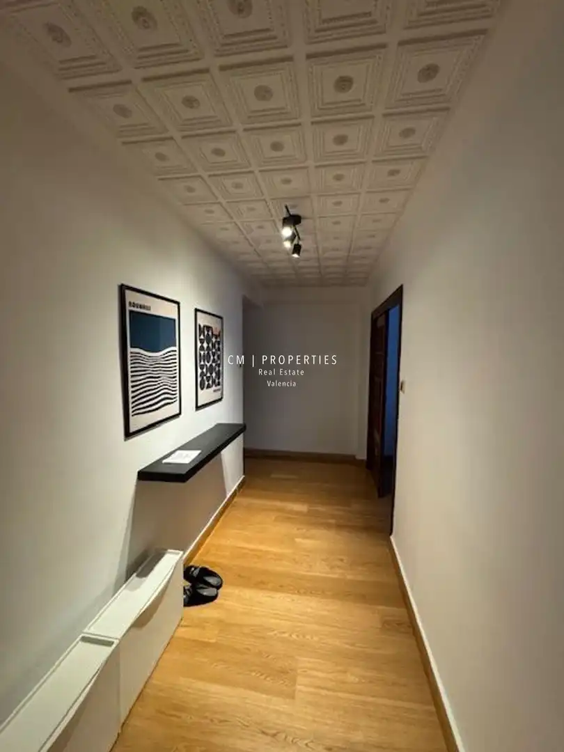 Flat for rent in Ruben Vela, En Corts - Doctor Waksman