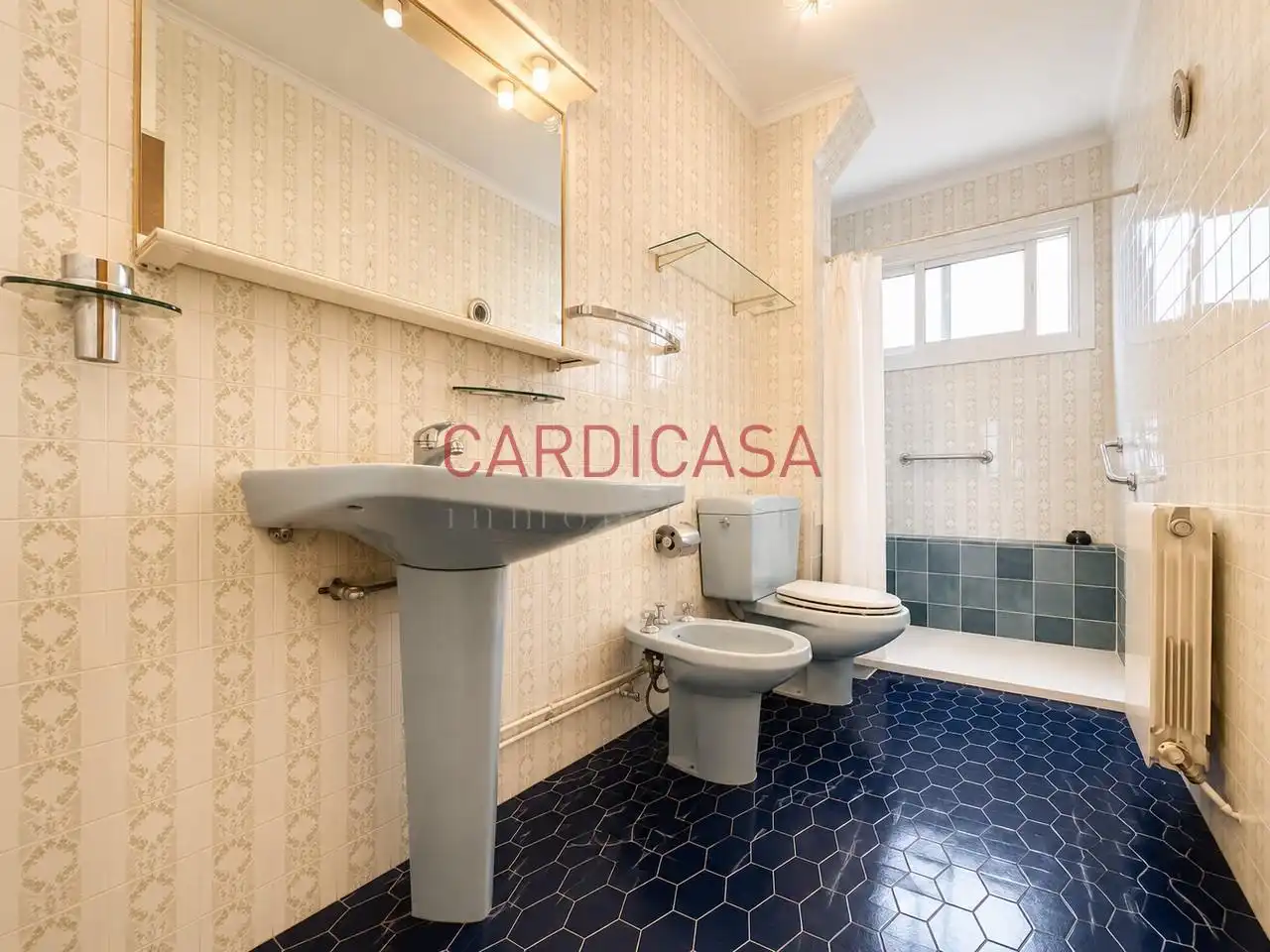 Baño de Piso en venta en Vigo  con Calefacción, Parquet y Terraza