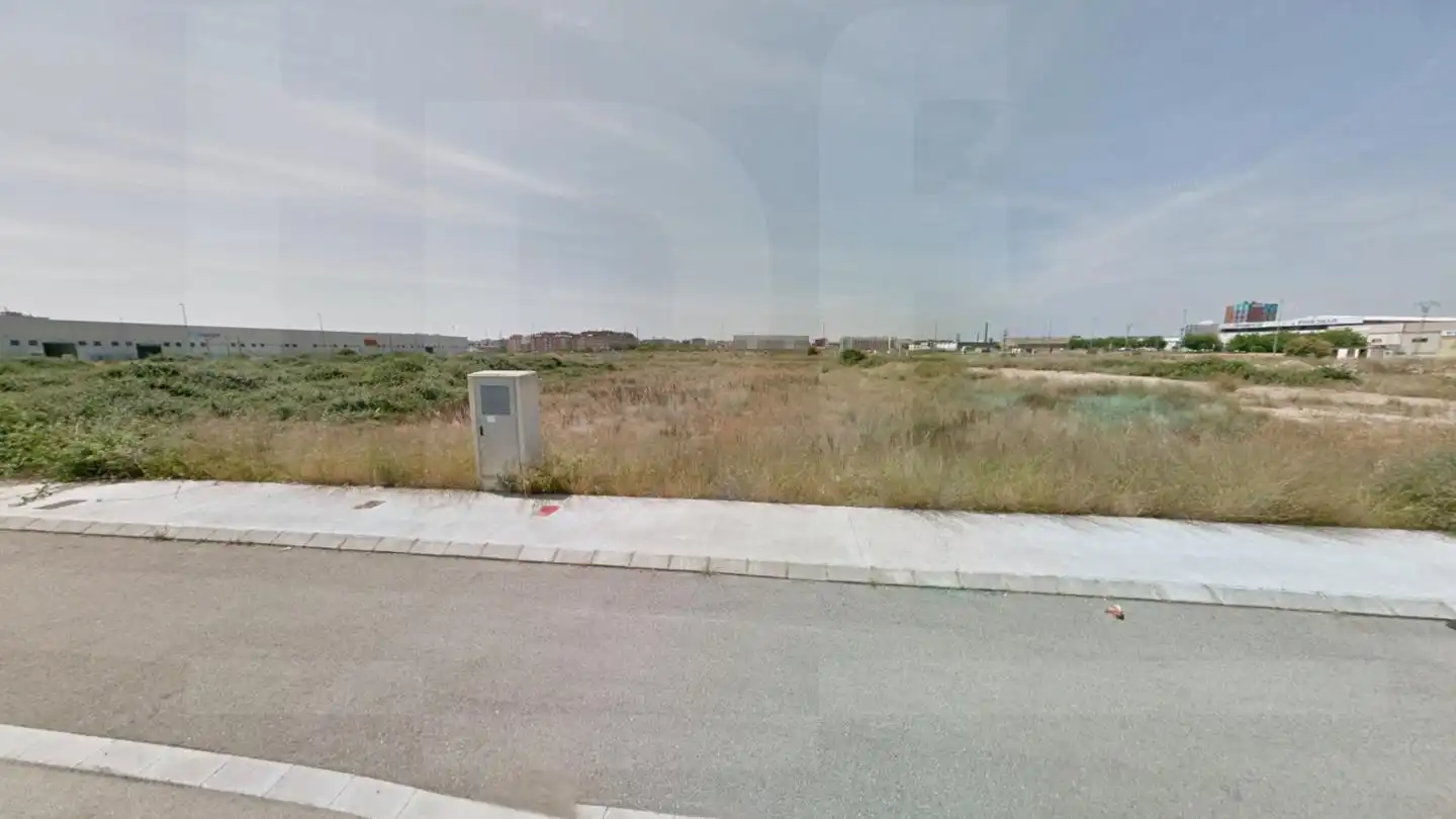 Terreny industrial de lloguer en Silla