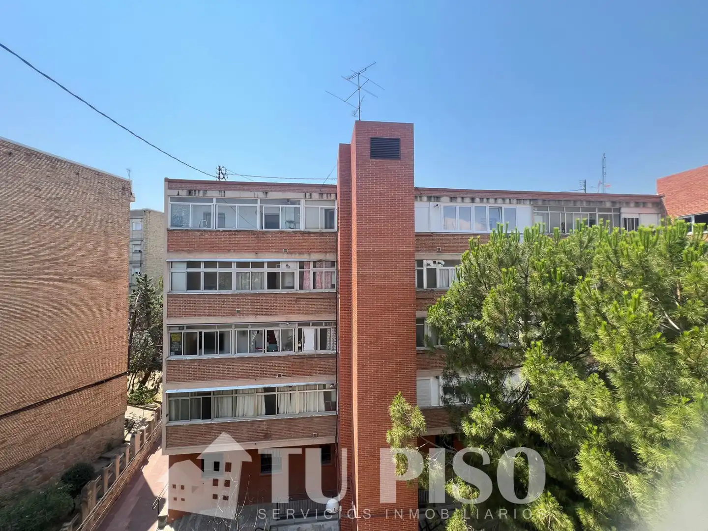 Vista exterior de Piso en venta en Madrid con Calefacción, Terraza y Amueblado