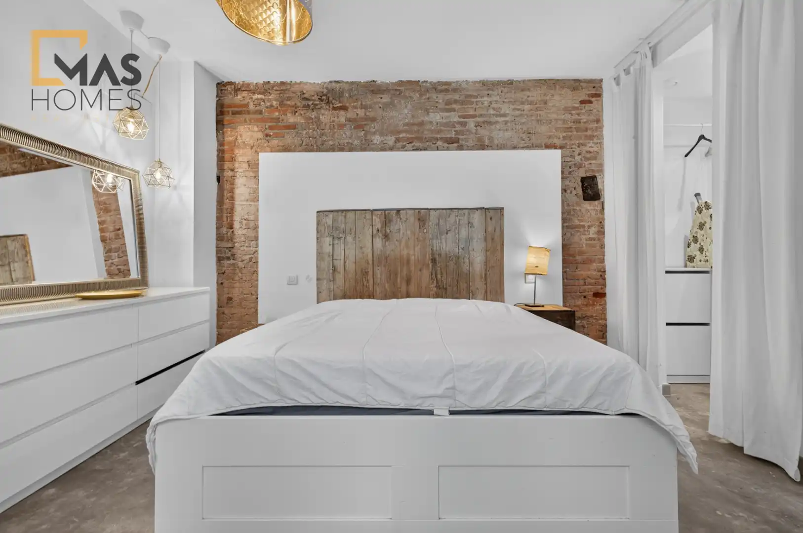 Bedroom of Buildings for sale in Ciutat Vella