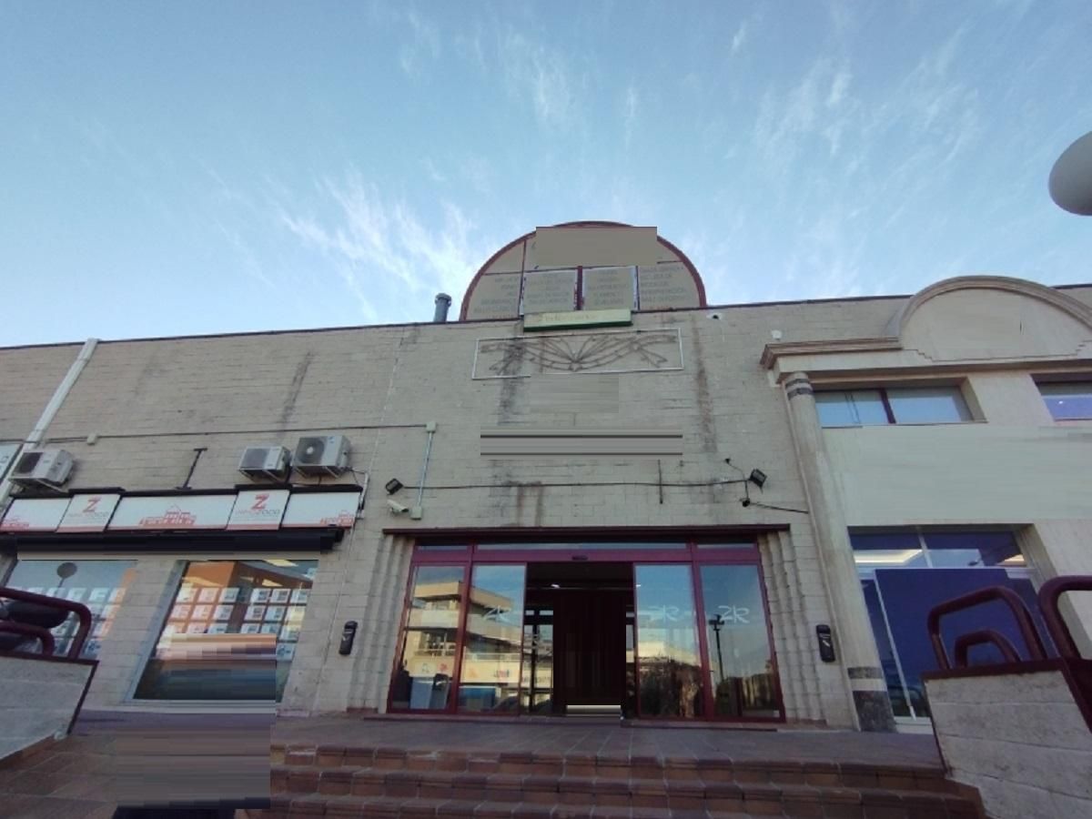 Vista exterior de Local en venta en Las Rozas de Madrid