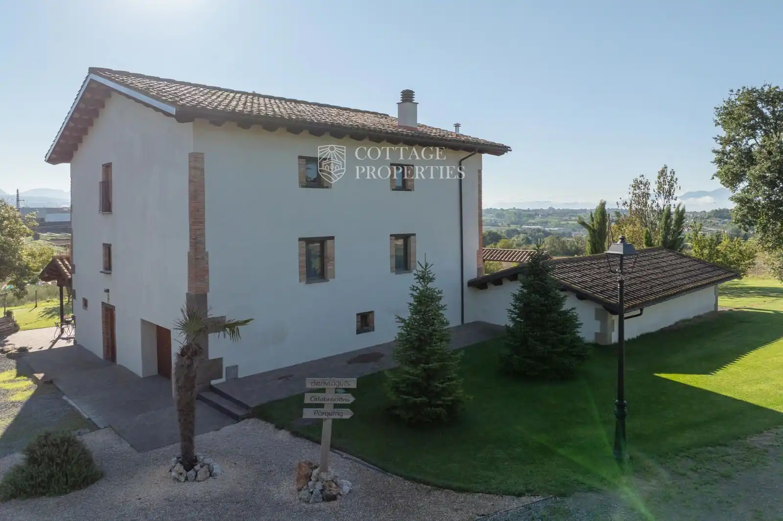 Vista exterior de Finca rústica en venta en Torelló con Terraza y Amueblado