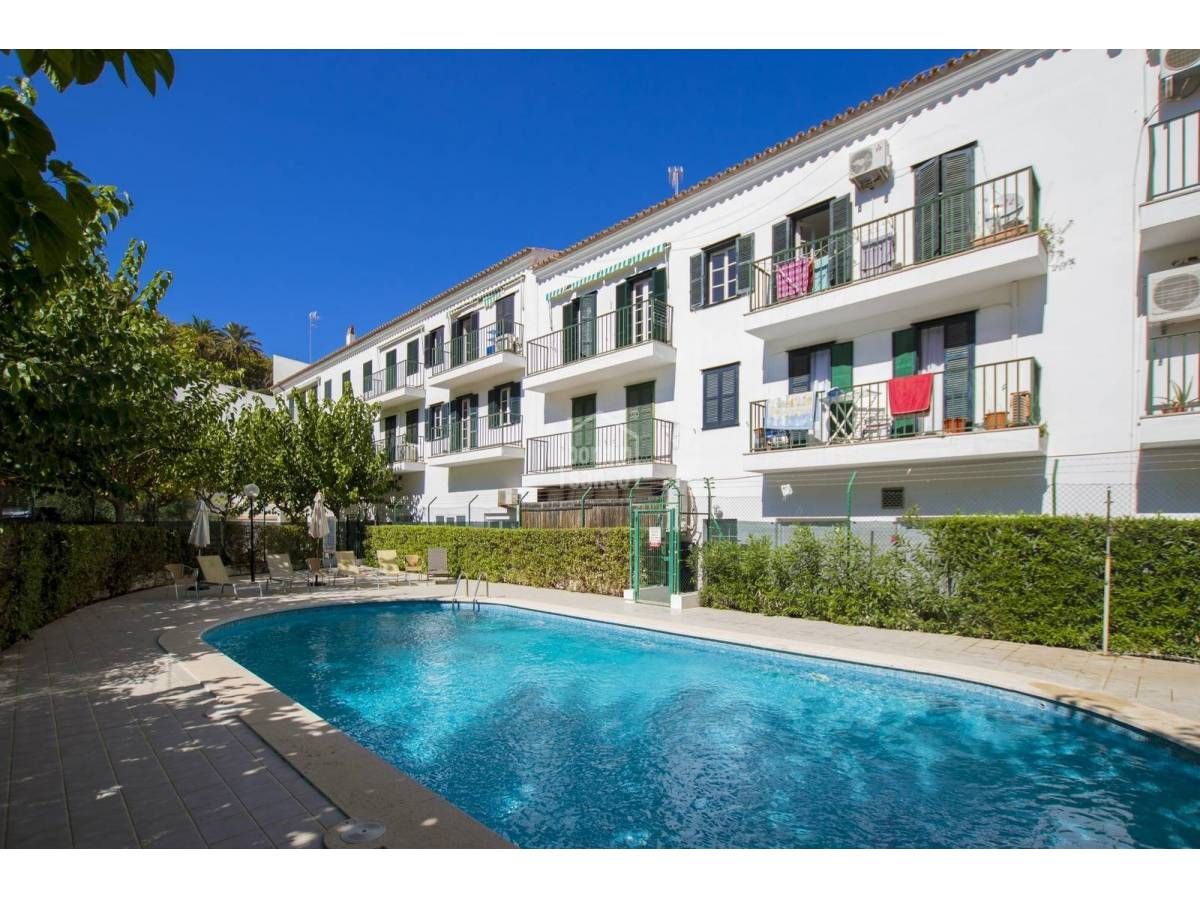 Vista exterior de Apartament en venda en Maó amb Calefacció, Jardí privat i Terrassa