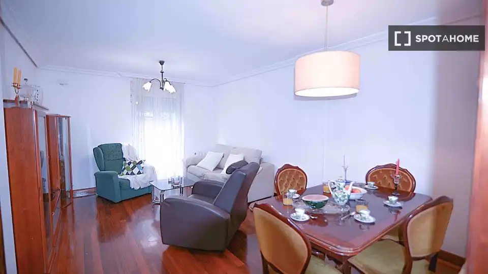 Sala de estar de Piso para compartir en Santander con Aire acondicionado, Calefacción y Amueblado