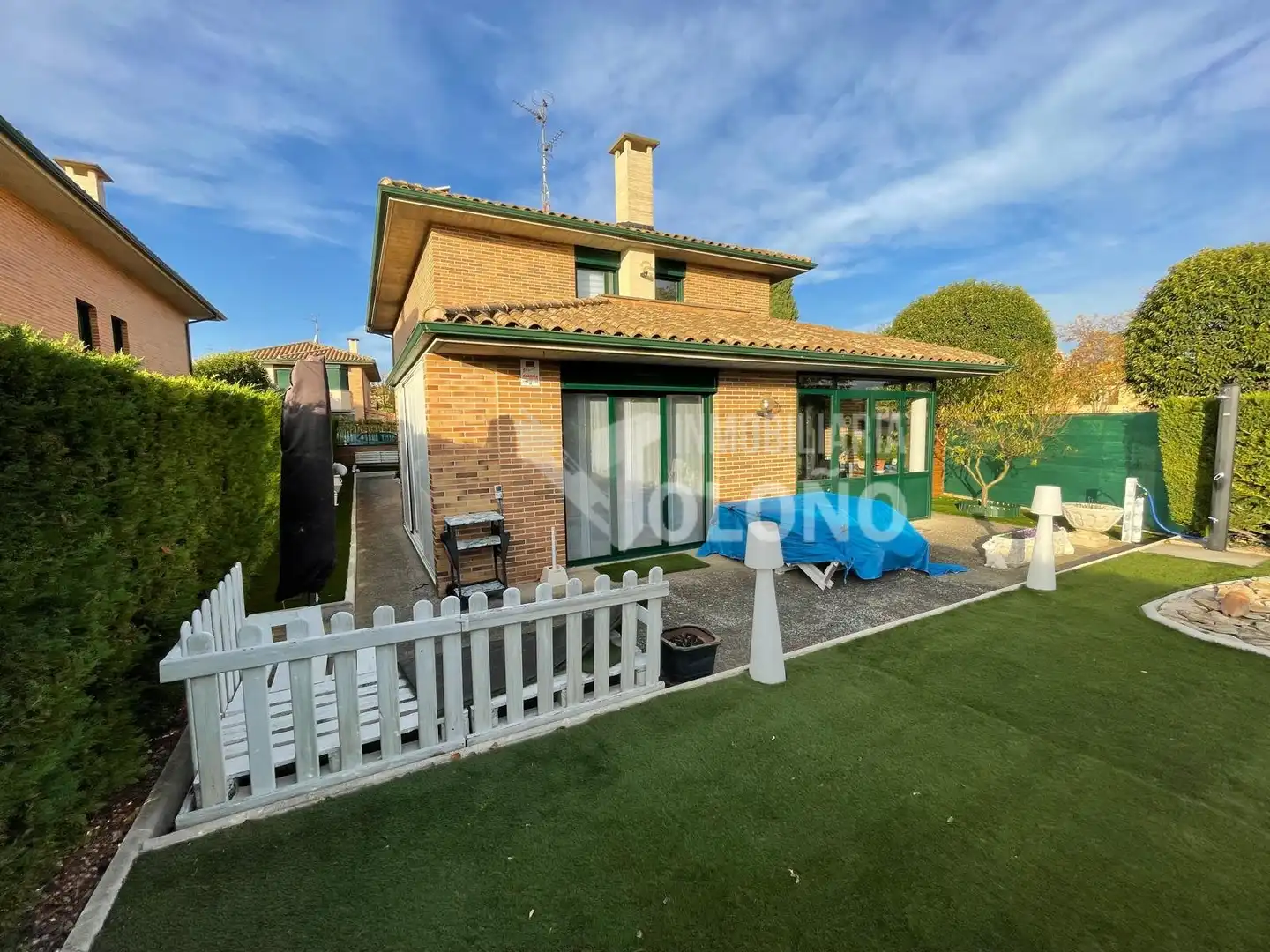Vista exterior de Casa o xalet en venda en Ollauri amb Calefacció, Jardí privat i Terrassa
