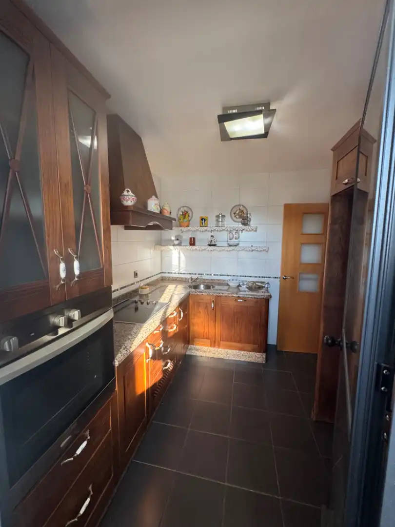 Küche von Wohnung zum Verkauf in Sanlúcar de Barrameda mit Klimaanlage, Heizung und Terrasse