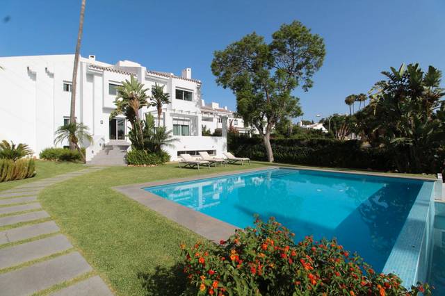 Casa-chalet en Alquiler en Avenida Miguel de Cervantes, 15 en Rodeo Alto - Guadaiza - La Campana