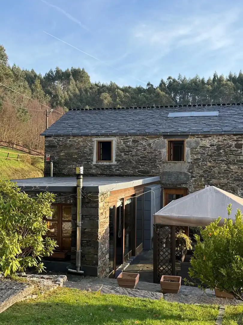 Vista exterior de Finca rústica en venta en Monfero con Calefacción, Jardín privado y Amueblado