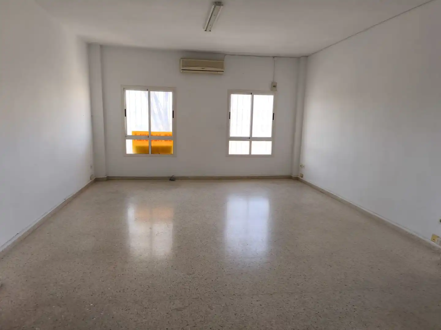 Office space to rent in Este - Alcosa- Torreblanca, imagen 4