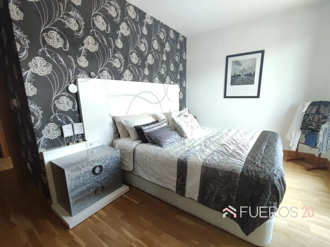 Schlafzimmer von Dachboden zum Verkauf in Barakaldo  mit Heizung, Terrasse und Abstellraum