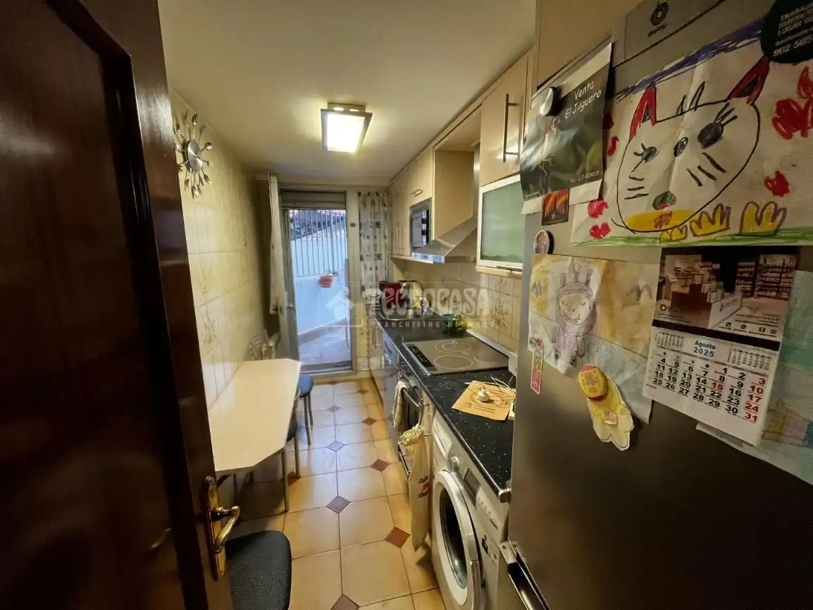 Flat for sale in C. de María Moliner, Barrio de San José